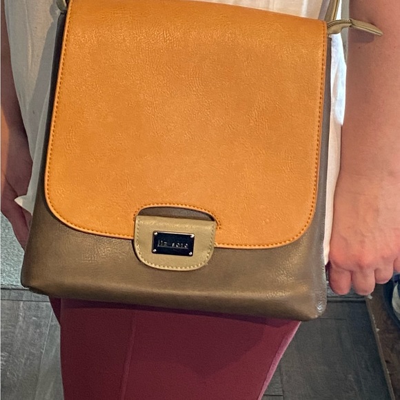 Liz Soto Vegan Leather cross body bag - Picture 6 of 13